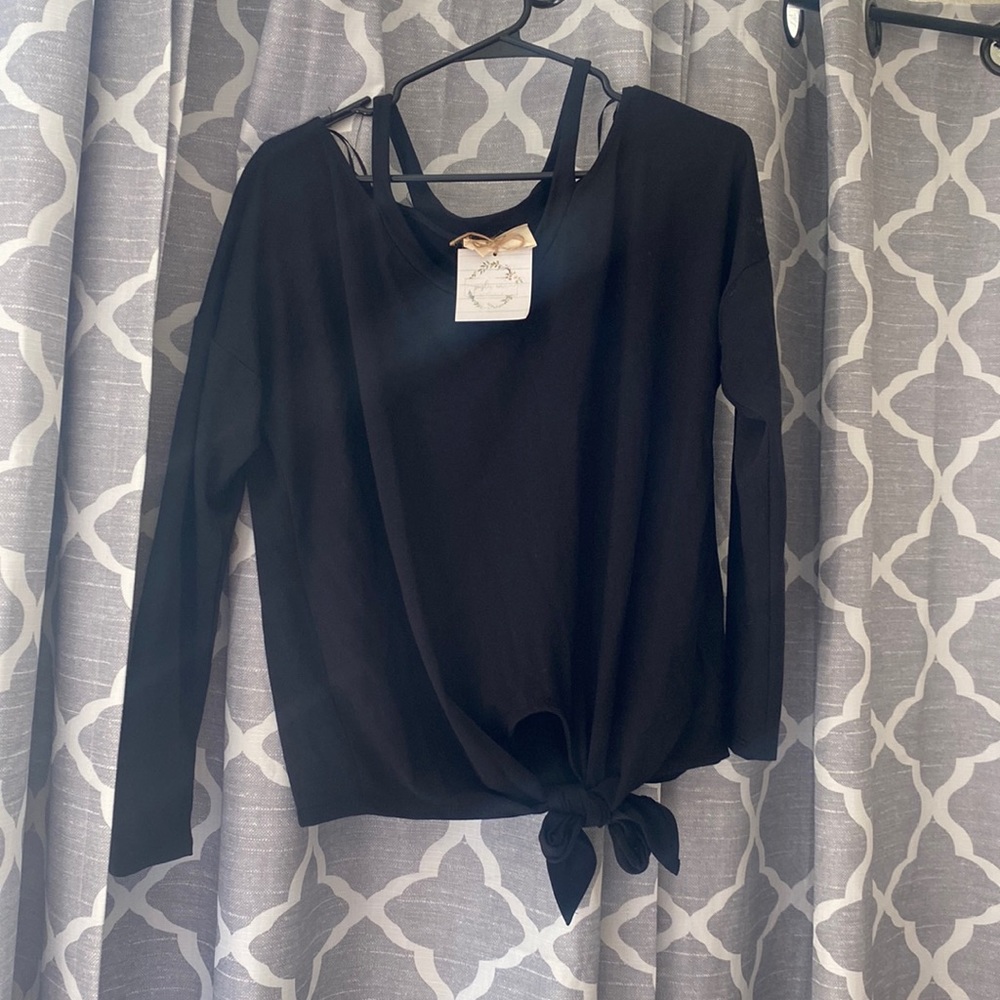 NWT black top